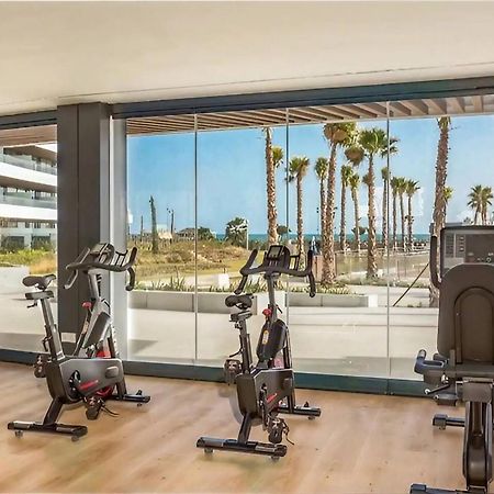 Luxury Complex Beachfront Apartment, Infinity Pool, Sauna, Gym And Large Terrace Torremolinos Exteriör bild
