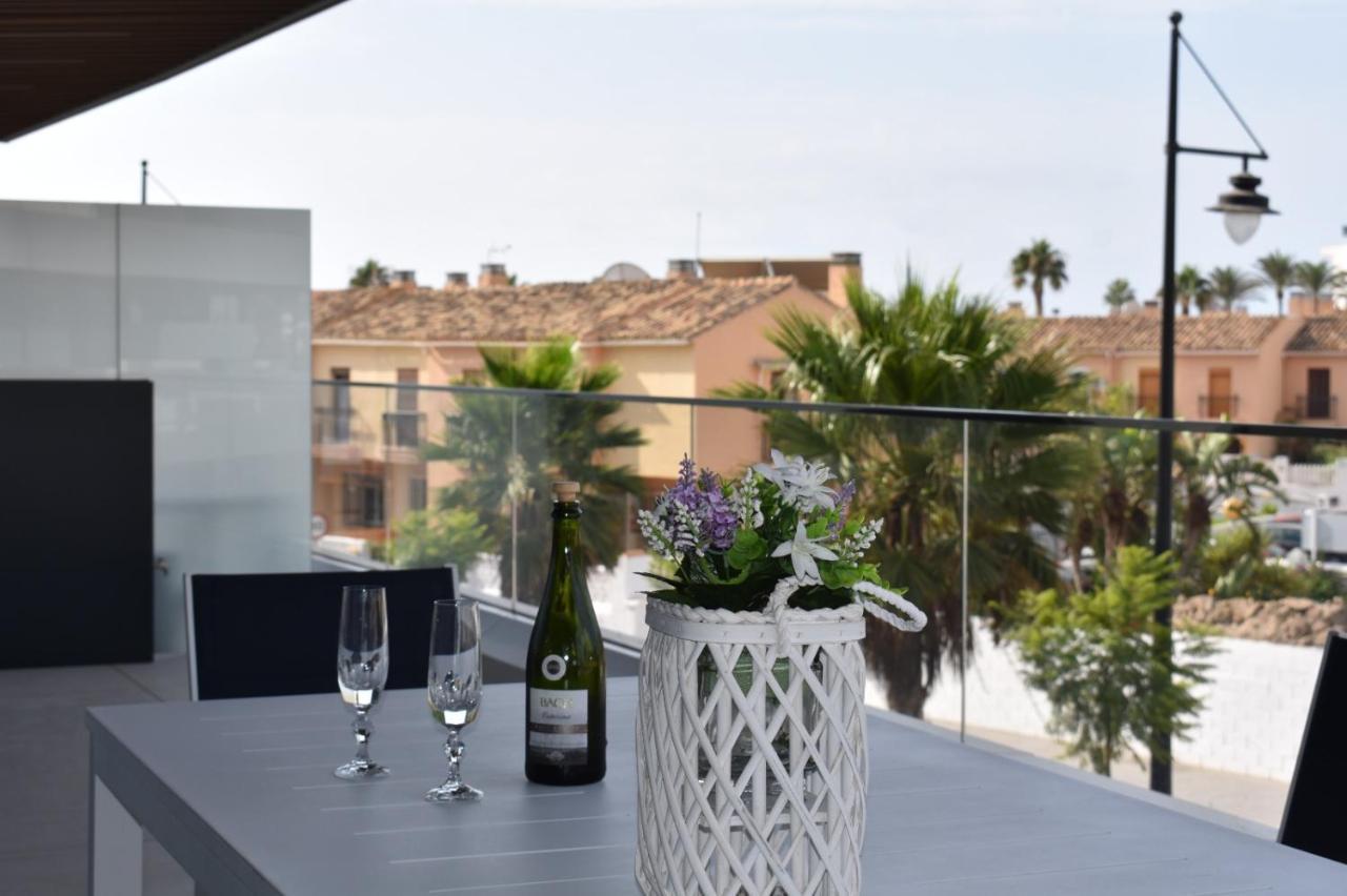 Luxury Complex Beachfront Apartment, Infinity Pool, Sauna, Gym And Large Terrace Torremolinos Exteriör bild