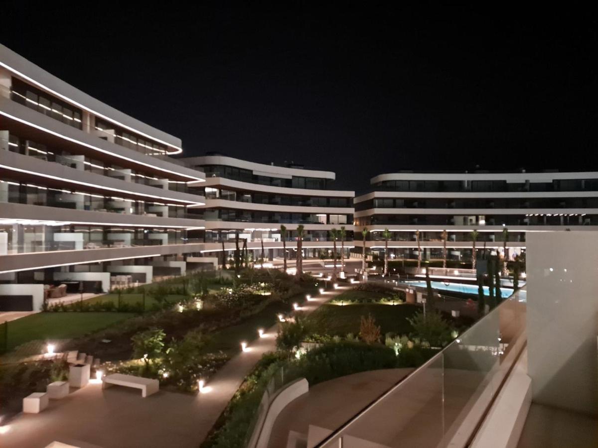 Luxury Complex Beachfront Apartment, Infinity Pool, Sauna, Gym And Large Terrace Torremolinos Exteriör bild