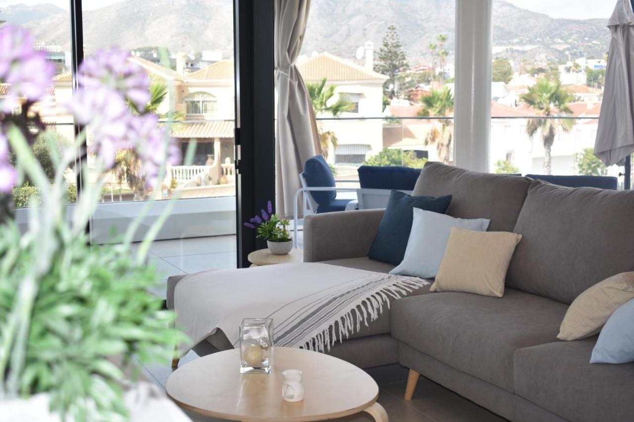 Luxury Complex Beachfront Apartment, Infinity Pool, Sauna, Gym And Large Terrace Torremolinos Exteriör bild