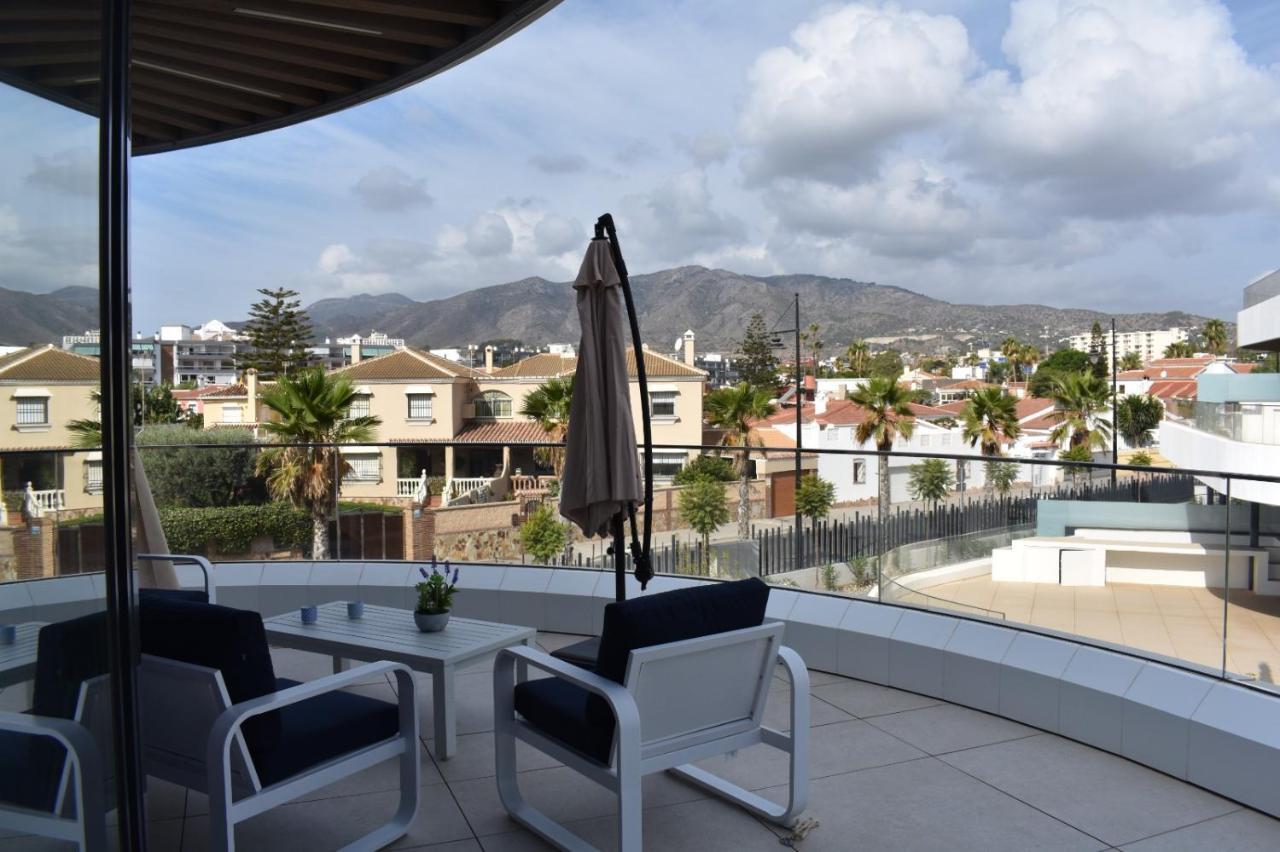 Luxury Complex Beachfront Apartment, Infinity Pool, Sauna, Gym And Large Terrace Torremolinos Exteriör bild