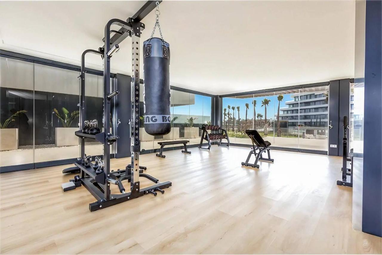 Luxury Complex Beachfront Apartment, Infinity Pool, Sauna, Gym And Large Terrace Torremolinos Exteriör bild